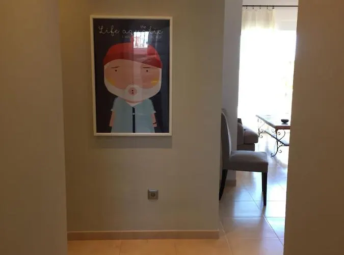 דירה Burriana Beach, Pool, Big Terrace, Superb Seaviews נרחה